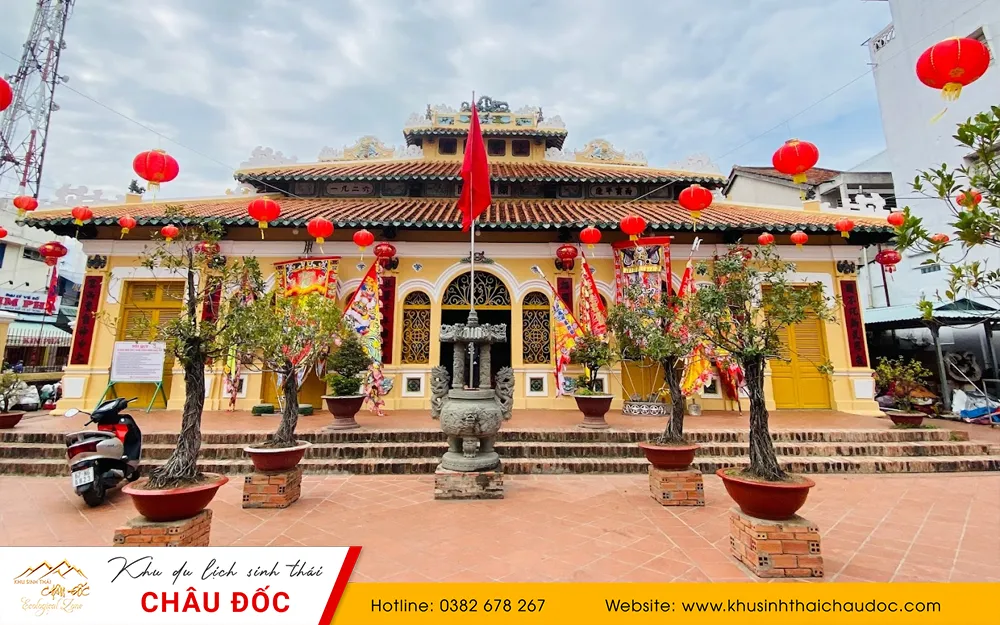 Không gian tại Đình Châu Phú