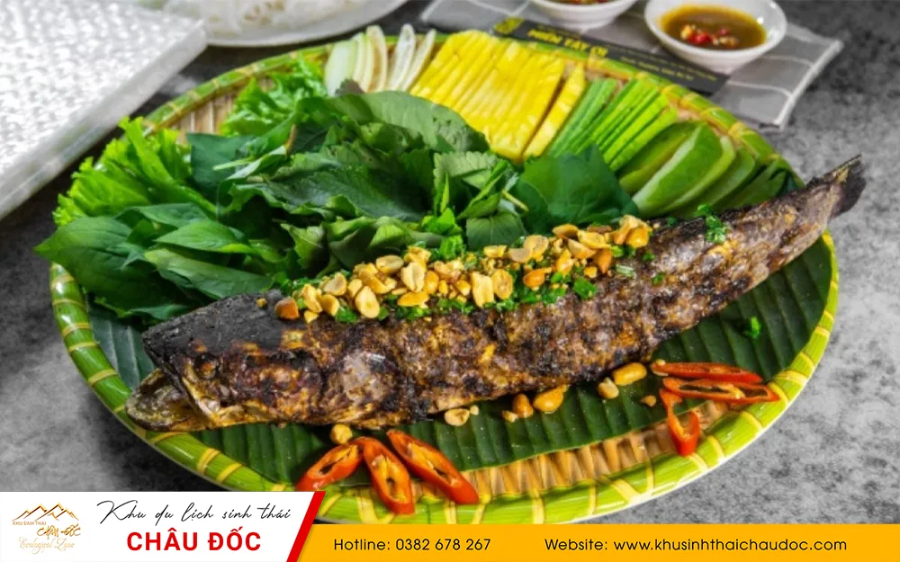 Cá lóc nướng trui trong rơm
