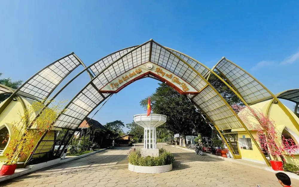 Làng nổi Tân Lập (Long An)
