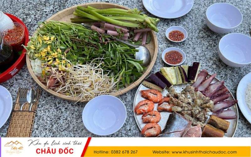 Lẩu mắm Châu Đốc An Giang ở quán Quê Tui