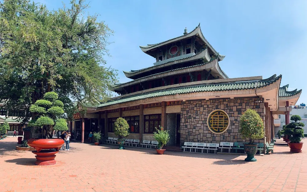 Miếu Bà Chúa Xứ Núi Sam