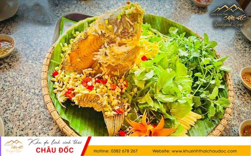 Ẩm thực tại Khu sinh thái Châu Đốc cá tai tượng chiên xù
