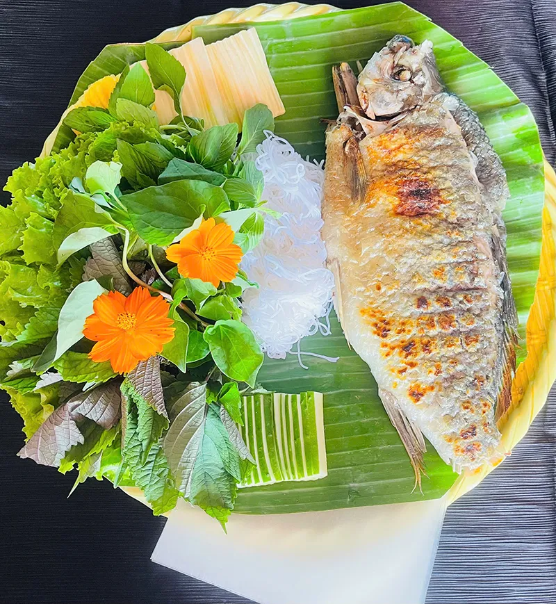 CÁ MÈ HÔI NƯỚNG MỌI