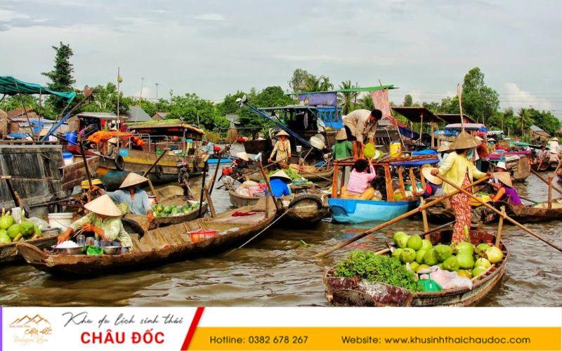 Chợ nổi Cái Bè