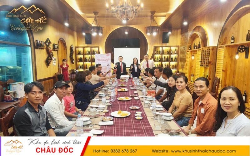  Phục vụ chuyên nghiệp tại sự kiện tết niên của gia đình