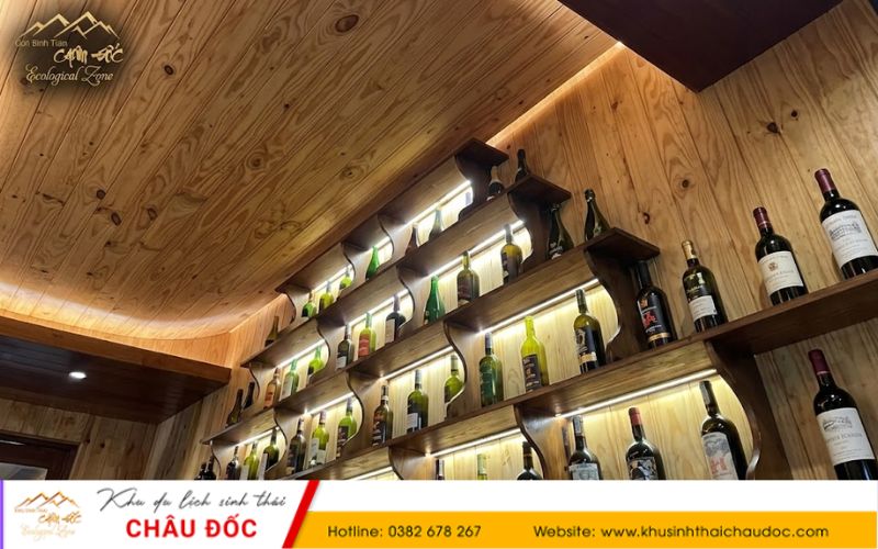 Không gian trưng bày rượi tại hầm rượu Khu sinh thái Châu Đốc