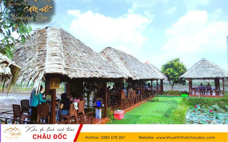 Không gian chòi lá tại Khu sinh thái Châu Đốc