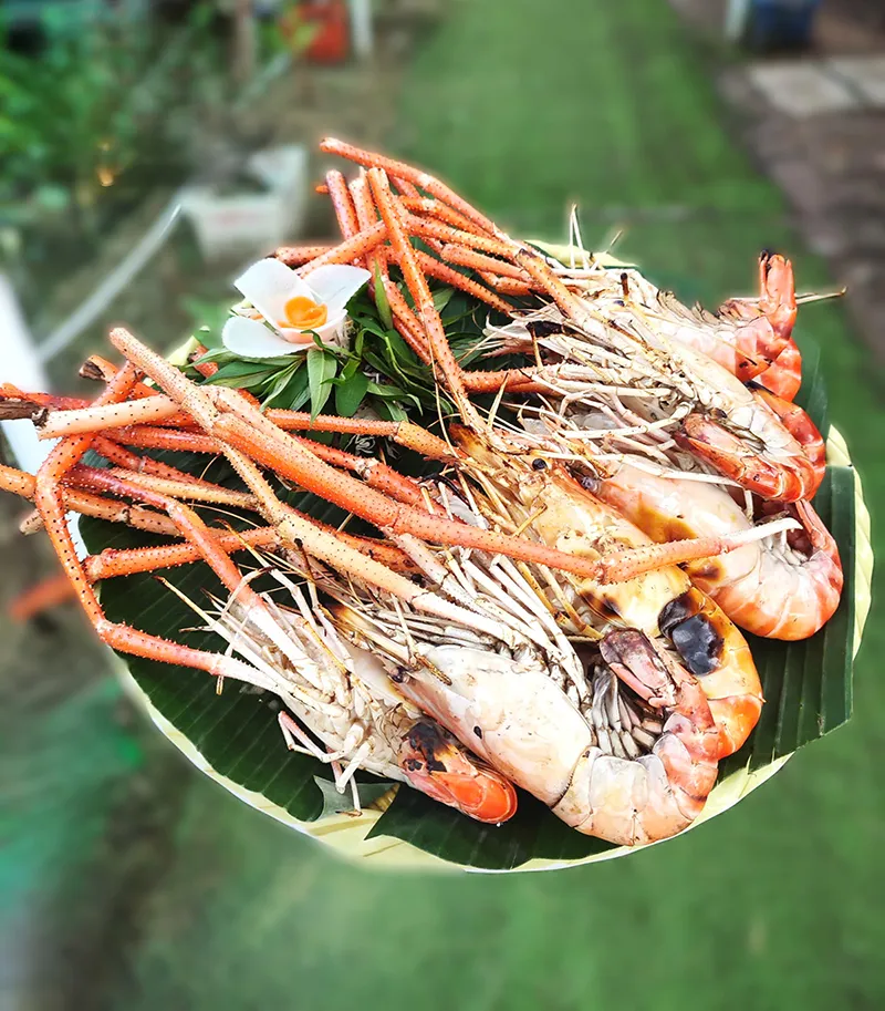 TÔM CÀNG HẤP NƯỚC DỪA