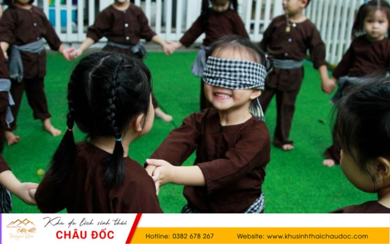 Trò chơi dân gian Miền Tây bịt mắt bắt dê