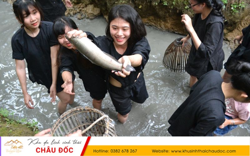 Trò chơi tát mương bắt cá
