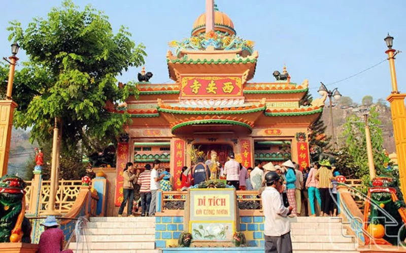 Khám phá nét kiến trúc giao thoa Việt - Ấn độc đáo của Chùa Tây An Châu Đốc An Giang