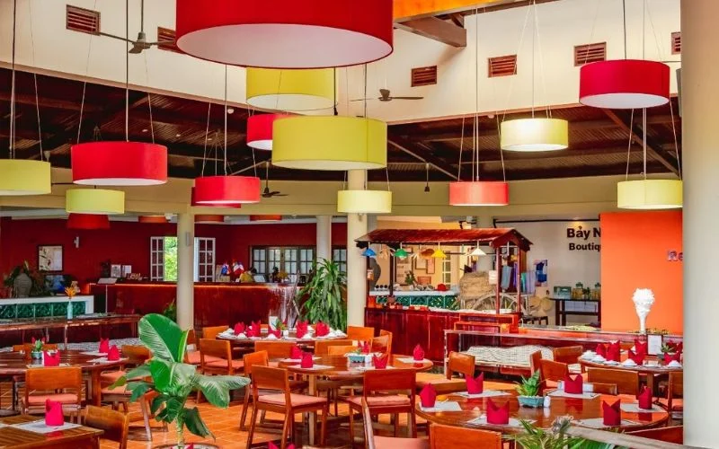 Kiến trúc Đông Dương (Indochine) hoài cổ, tinh tế đến từng chi tiết tại nhà hàng Lá Giang